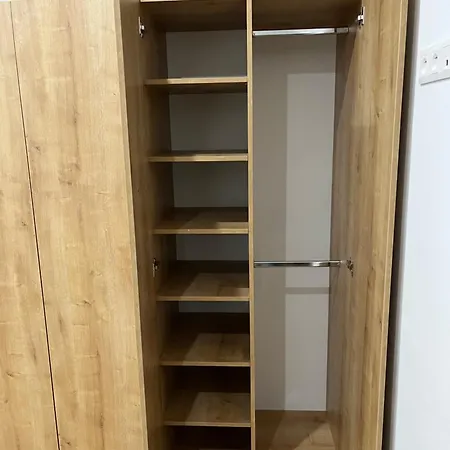 V Holici,5 Izieb A Spolocna Kuchyna A 2 Kupelne Appartement Skalica