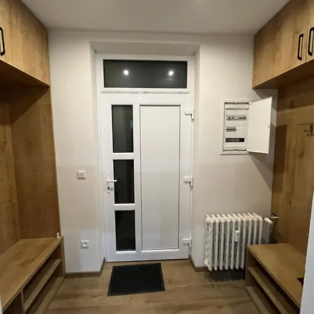 V Holici,5 Izieb A Spolocna Kuchyna A 2 Kupelne *