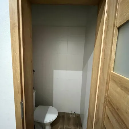 V Holíči,5 Izieb A Spoločná Kuchyňa A 2 Kúpeľne Appartamento *