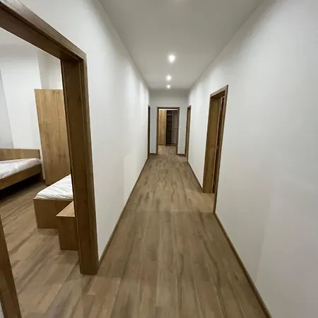 Διαμέρισμα V Holici,5 Izieb A Spolocna Kuchyna A 2 Kupelne Skalica