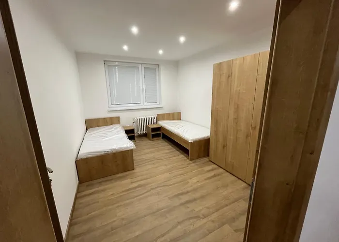 V Holici,5 Izieb A Spolocna Kuchyna A 2 Kupelne Appartement Skalica