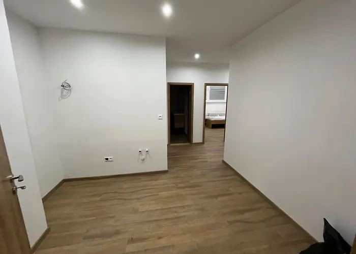 V Holici,5 Izieb A Spolocna Kuchyna A 2 Kupelne *