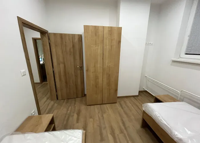 Appartement V Holici,5 Izieb A Spolocna Kuchyna A 2 Kupelne