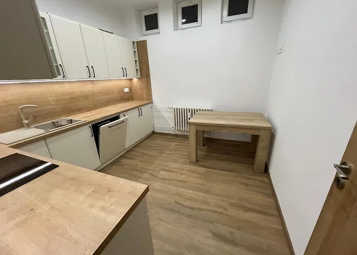 Appartement V Holici,5 Izieb A Spolocna Kuchyna A 2 Kupelne Skalica